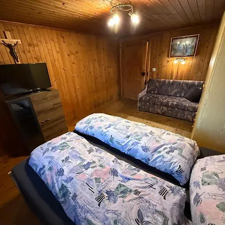 Apartmán Wohnung Im Autofreien Gspon Zu Vermieten